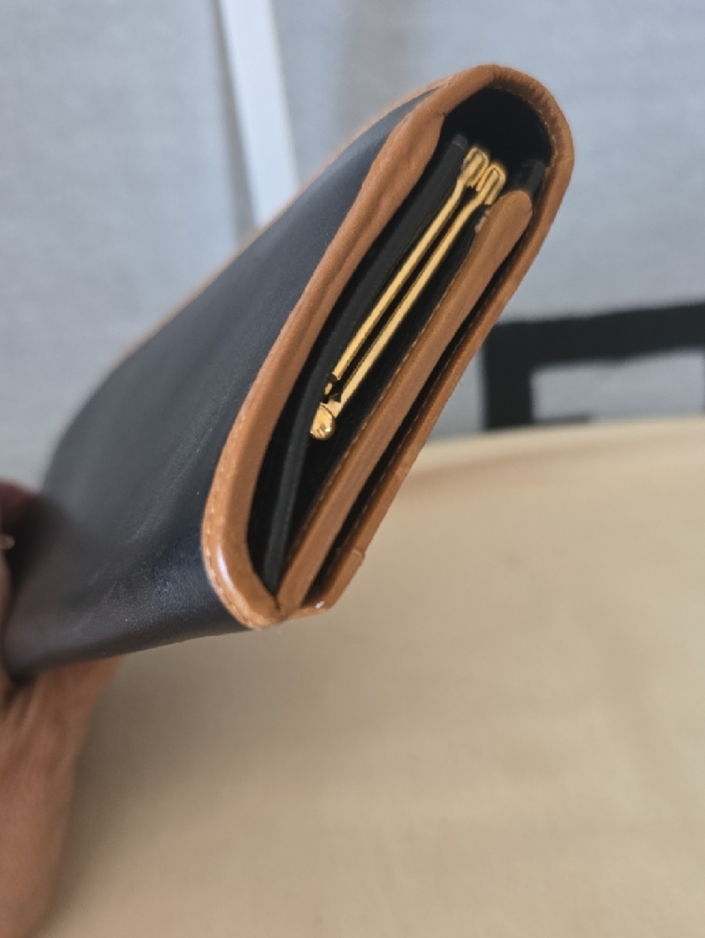 Celine Black Tan Leather Kisslock Long Wallet - Picture 4 of 8